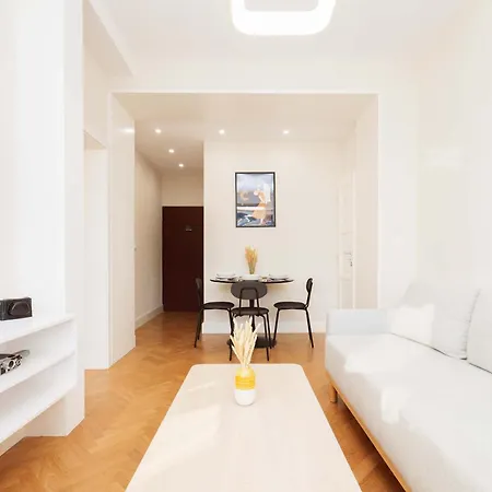 Old Town Velvet Retreat - Style And Comfort Bratislava